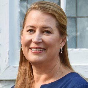 Meet your Posher, Elizabeth